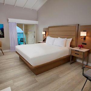 Deluxe Ocean Front Guest Room